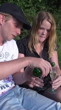 Outisde Picknick eindigt in hardcore anaal