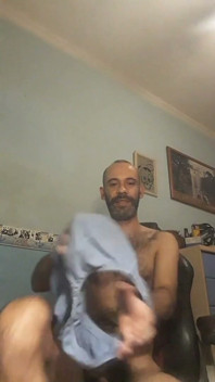 Mein erster Striptease für euch, ihr jungs; Es beinhaltet auch ein cumshot mit Vibration auf der Spitze meines schwanzes, bis ich komme