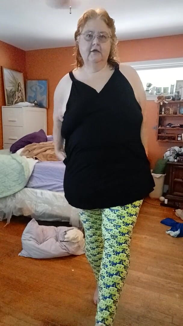 BBW nurse Vicki adventures with friends: パンティファンのためのドレッシングねえ
