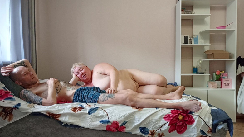 Zona901: 岳母专业吮吸鸡巴并吞精