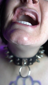 Sexy Goth Plays with Their Dentures