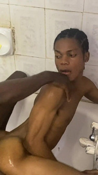 Hottest Toilet Scene by Baddestboyx