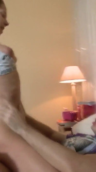 Rysk tonårsbrunett Jarina är otäck och otäck