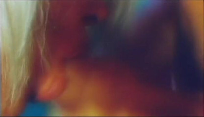 Anal seduction: Blondei îi place să o ia din cur
