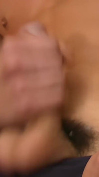 Lutschen und ficken nach dem spiel führt zu oodles of sperma!