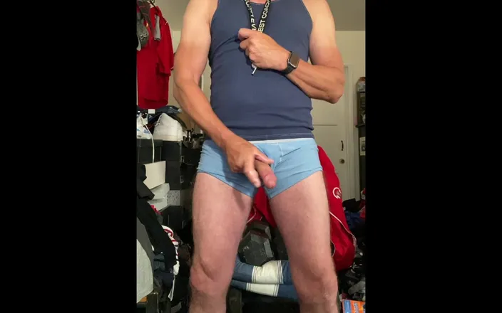 JockDad87: Check Out Dilf Jockdad87's Friday Cumshot