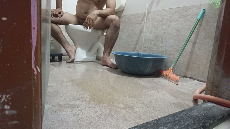 LovedSunsine1990: Mi sono svuotato il culo attaccando il dito e bacchettandolo