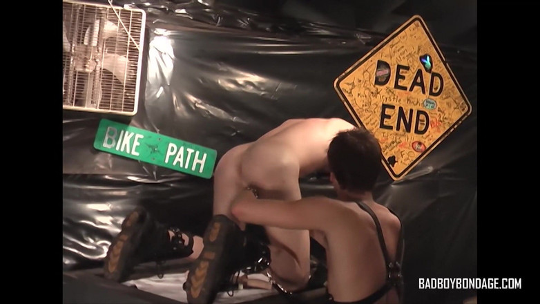 Bad boys bootcamp: Vẫn không được phép xuất tinh