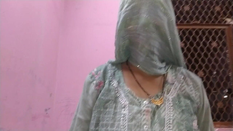 Shahilsingh119: Indische gelukkige vrouw