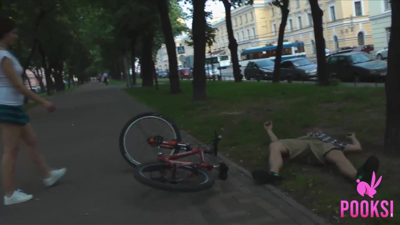 Pooksi: Volledige video! Hete langharige verpleegster Ruby M krijgt haar schattige...