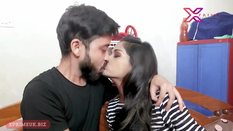 Indian Erotica: 남친에게 따먹히는 외로운 여친