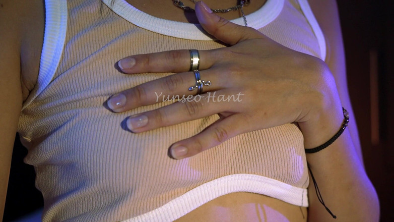 YunseoHant: Leo Mi Libro Erótico Favorito Para Estimular Mis Sentidos Y...