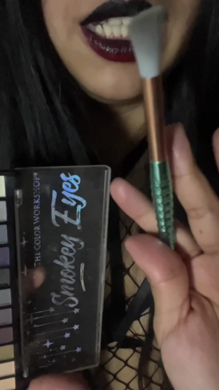 Astarioth: JOI Asmr Sissification / feminization på spanska | Femdom | Din älskarinna klär dig...