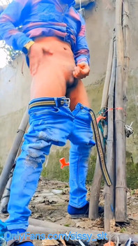 คอมไพล์ชั่นหนุ่มฟemboy ฉี่และเล่นสนุกกลางแจ้ง.mp4
