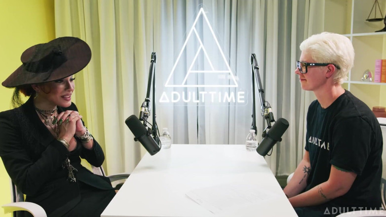 Adult Time Podcast: Ariel Demure jednou cítila něčí tlusté péro uvnitř?! | čas pro dospělé...
