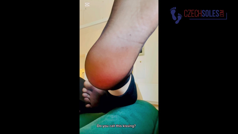 Czech Soles - foot fetish content: Понюхай мої спітнілі нейлонові ноги, невдаха, відео від першої особи