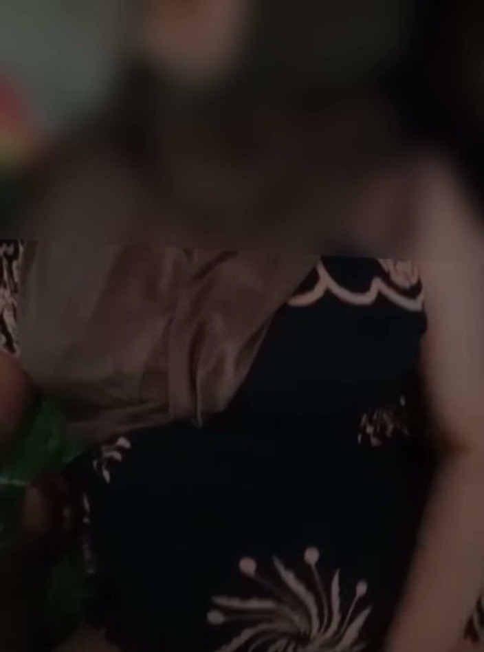 Famly sex: hijaab men ek ganv ki larki ki sans vaastav men...