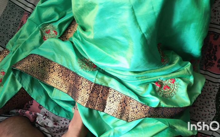 Desishycouple: Desi Bhabhi bloccato a letto. Parte 1.