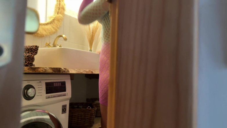 MyDeepLove: Špehoval jsem svou nevlastní sestru a uvědomil si, že dnes budeme...
