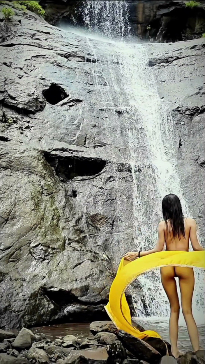 Eshal_Indianbaddie: La Ragazza Desi Della Strada Si Tolse Il Sari E...