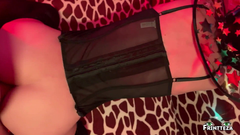 Frintteza: 딥쓰롯과 애널 질싸를 받는 귀여운 발정난 할로윈 마녀