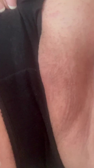 Julie Cunningham: Julie cunningham lagi asik ngocok kontol pria kulit hitam sambil...