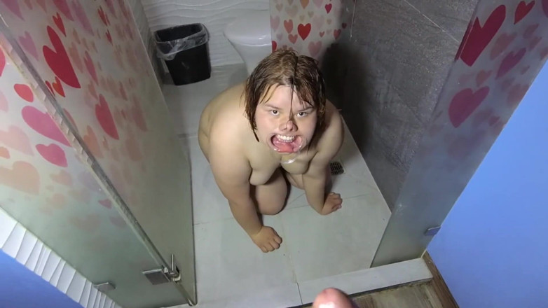 Sado Hentai: Я писаю їй на обличчя, я плю на її обличчя і кінчаю їй на зуби