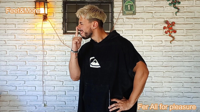Fer All for pleasure: Fer kontrolliert die nase seines alpha-meisterfreunds