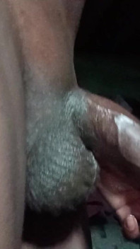 Sacude tu pene vigorosamente