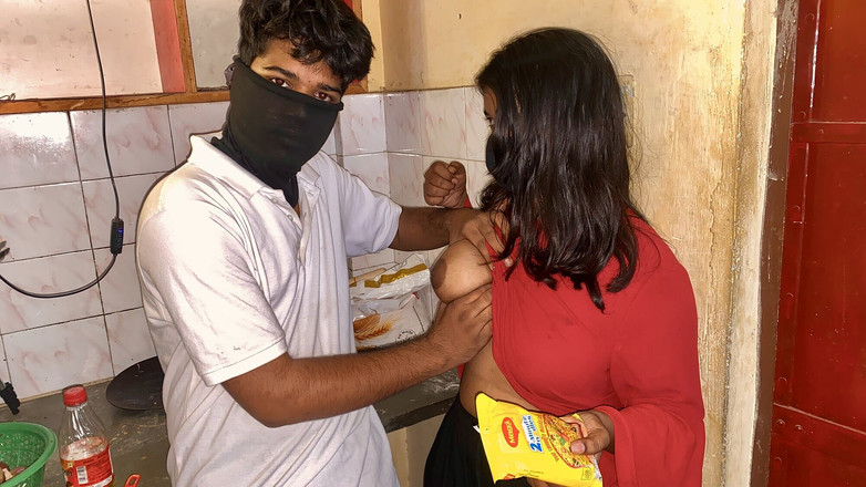 Pinkididi: उत्साहित भारतीय भाभी की रसोई में देवर द्वारा जोरदार चुदाई