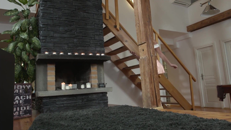 Erotic Planet X: Gadis seksi menggoda pria tua dengan kontol besar dan ngentot