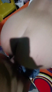 侄女去见她的虚拟男友，为了不吃醋，我和她做爱了，她吞下了我的精液！