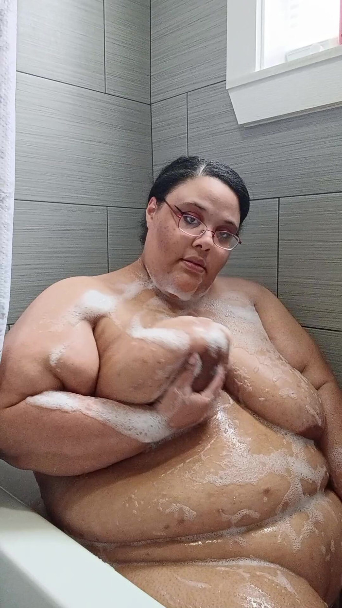 Jessica pigslut: Mandi gelembung yang bagus dan santai!