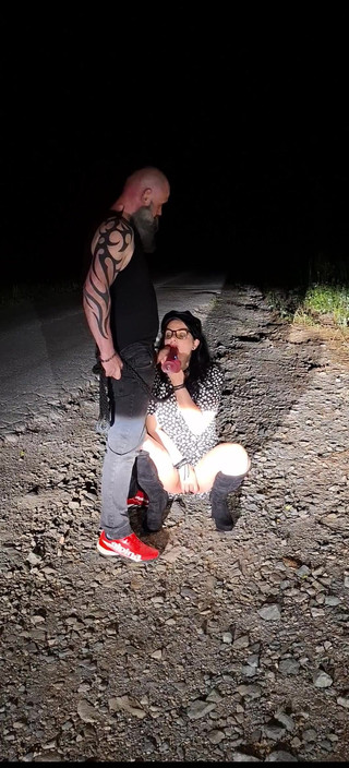 Toilet Mommy: Suja prostituta avó me faz gozar na boca dela
