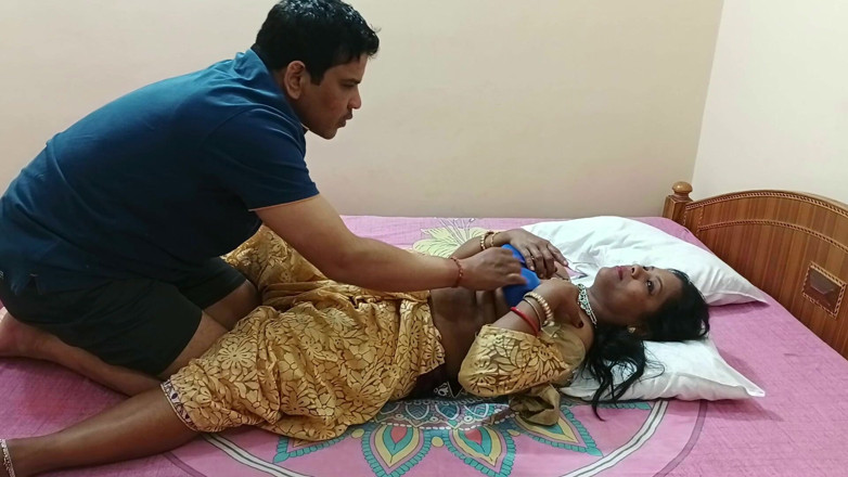 Popmini: bhaartiy seksi vivaahit bhaabhi romantik land chusaee aur saari men...