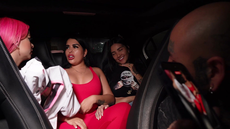 Lalucero: Pedimos Junto Con Mis Amigas Un Uber Y Le Pagamos...