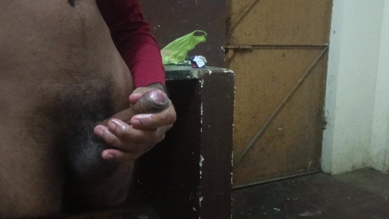 Brijesh 270: Üvey erkek kardeş tek başına mastürbasyon yapıyor