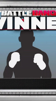 उत्तेजित मर्द बड़े प्राकृतिक स्तनों वाली काले बाल वाली बेब को चोदता है