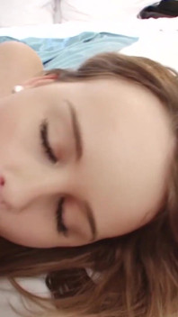 Alexis Adams 푹신한 젖꼭지 헐렁한 오럴