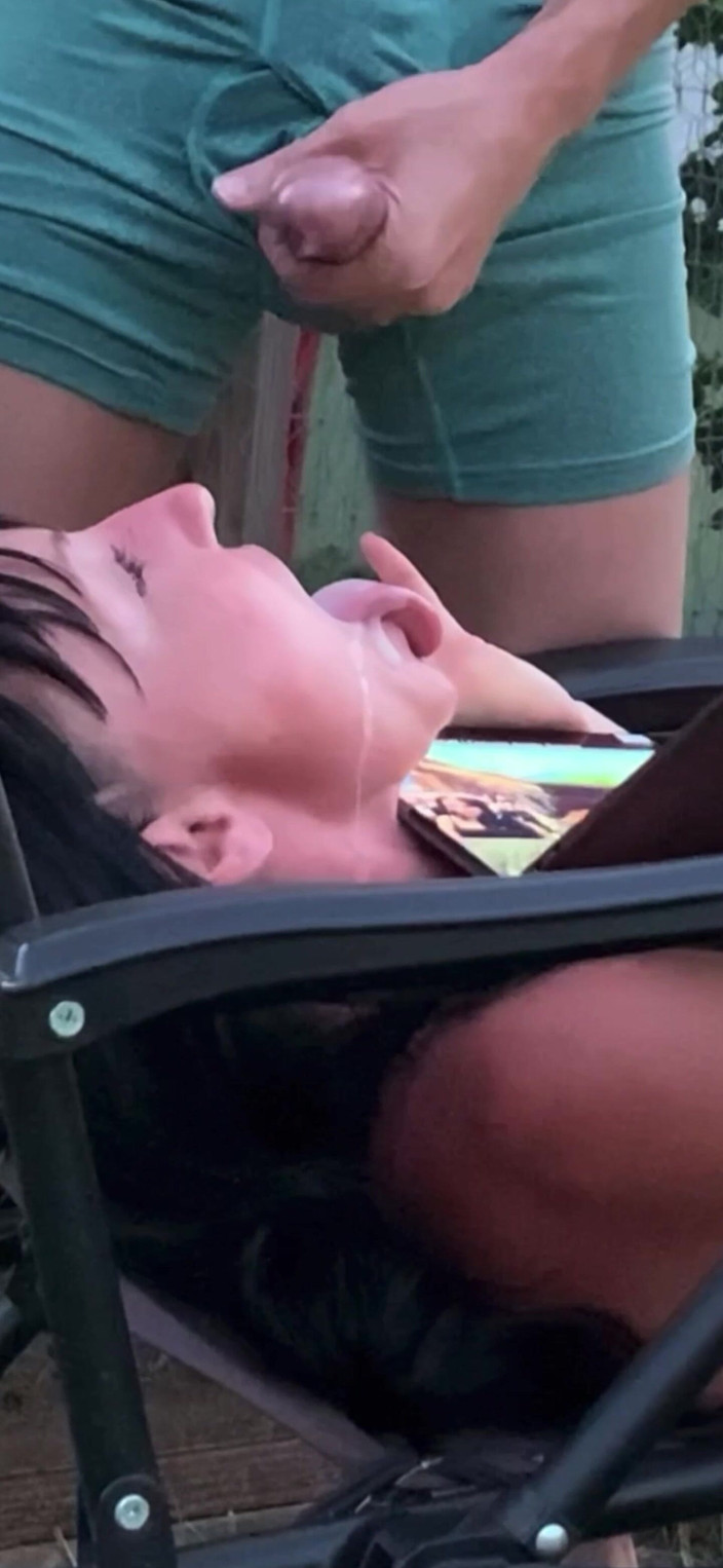 Farmers Wifey: Plas op mijn met sperma bedekte gezicht, markeer me