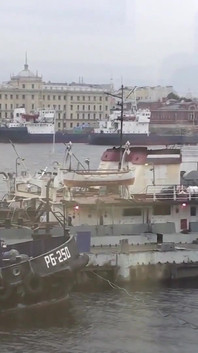 Video eksklusif tanpa kondom: pasangan gay panas suka berkongkek di tingkap