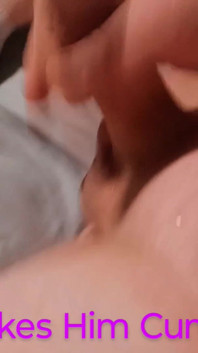 Muffs Tiny Cock Cummz!