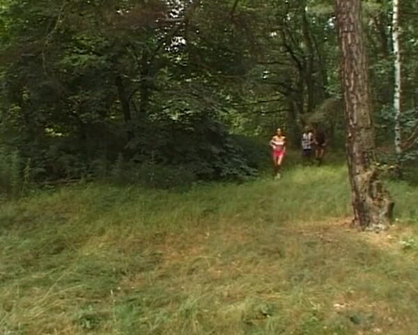 BB Video - Old School: German Amateur Teen Threesome FFM Outdoor Brunette DP