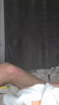 Ultimo sesso del giorno con un enorme dildo nella sua figa