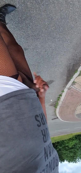 Lingeriemanx69: Masturbando travesti