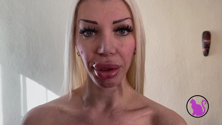 Pink Pussy Pictures Munich: İtalyan porno yıldızı normal adamların yarağının tadını çıkarıyor - Jennyfer Stone Münih'te...