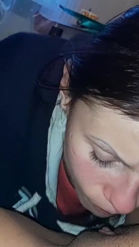 Naše macecha špehuje náš sex, masturbuje a natáčí nás