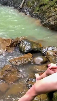 Morbid masturbiert, während ich nackt im fluss werde - Silvana Lee & brian Evansx
