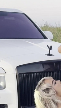 Karışık Asyalı tanrıça luna luxe rolls royce'unda sikiliyor - teddy tarantino