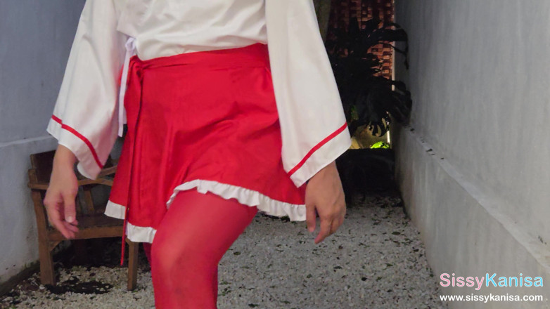 SissyKanisa: Sluty Miko Sissy Kanisa Parte 2: Caminhada ao ar livre em...